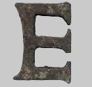 Gürtelbeschlag in Buchstabenform "E"